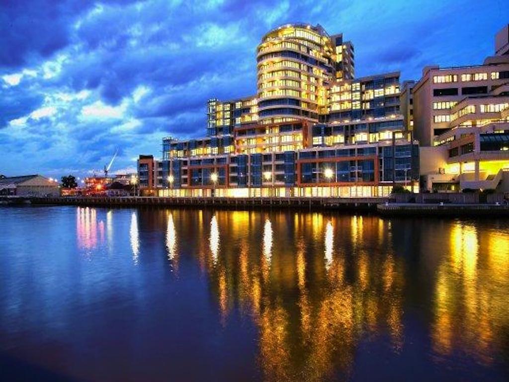 Flinders Wharf Apartments Melbourne Exterior photo